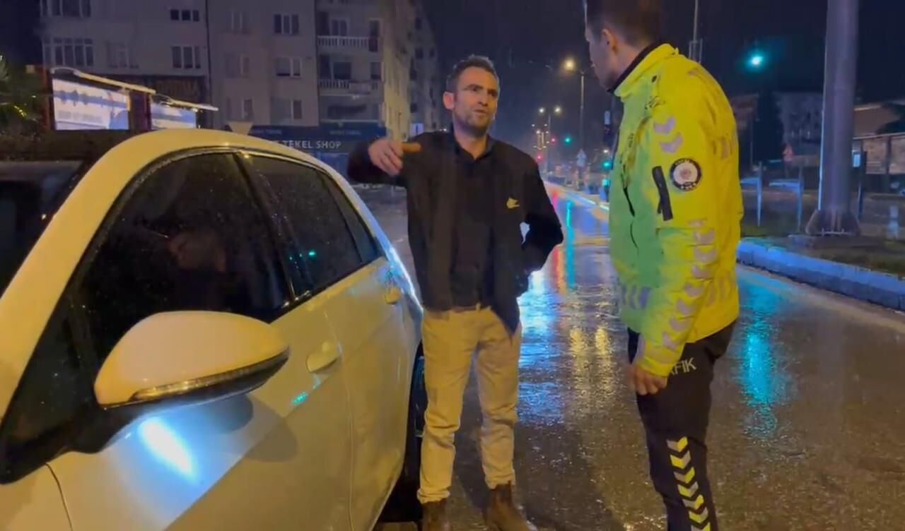 Trafikte uyuyakalan ehliyetsiz sürücüye 4 bin 64 TL ceza kesildi
