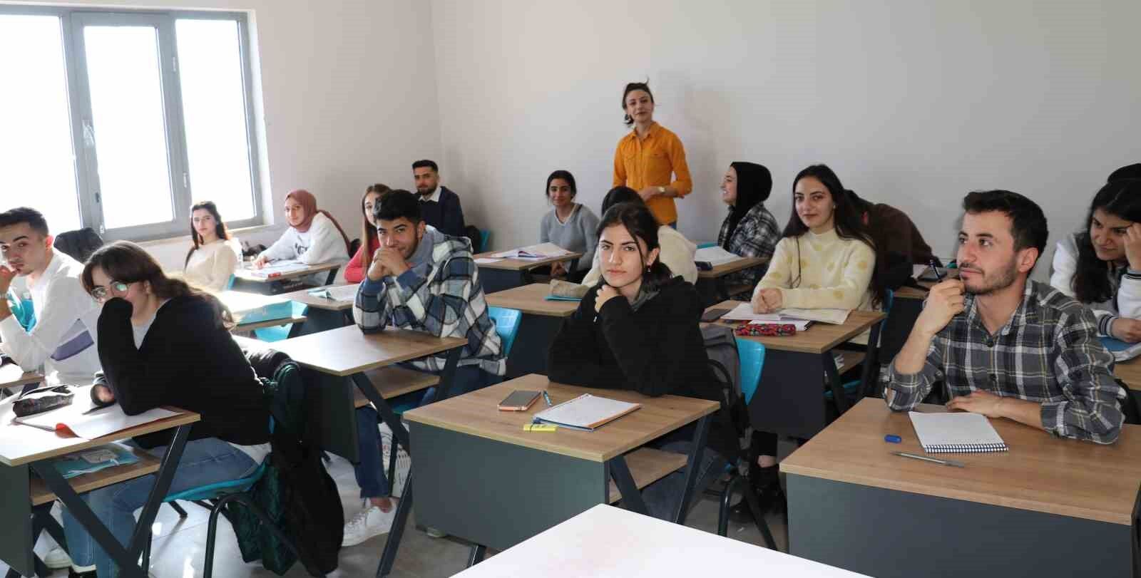 Öğrenciler ESEM’de geleceklerini şekillendiriyor