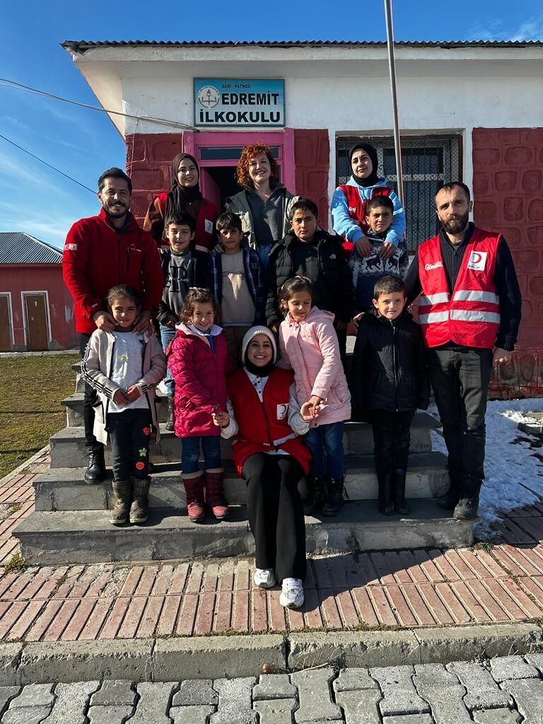 Kızılay’dan öğrenciye doğum günü sürprizi