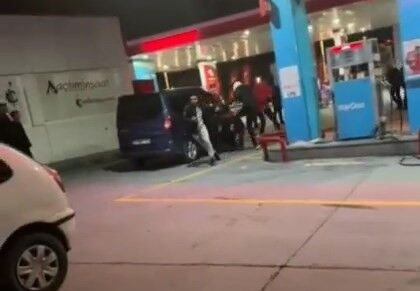 Elazığ’da boşanma aşamasındaki çiftin aileleri birbirine girdi: 3 yaralı