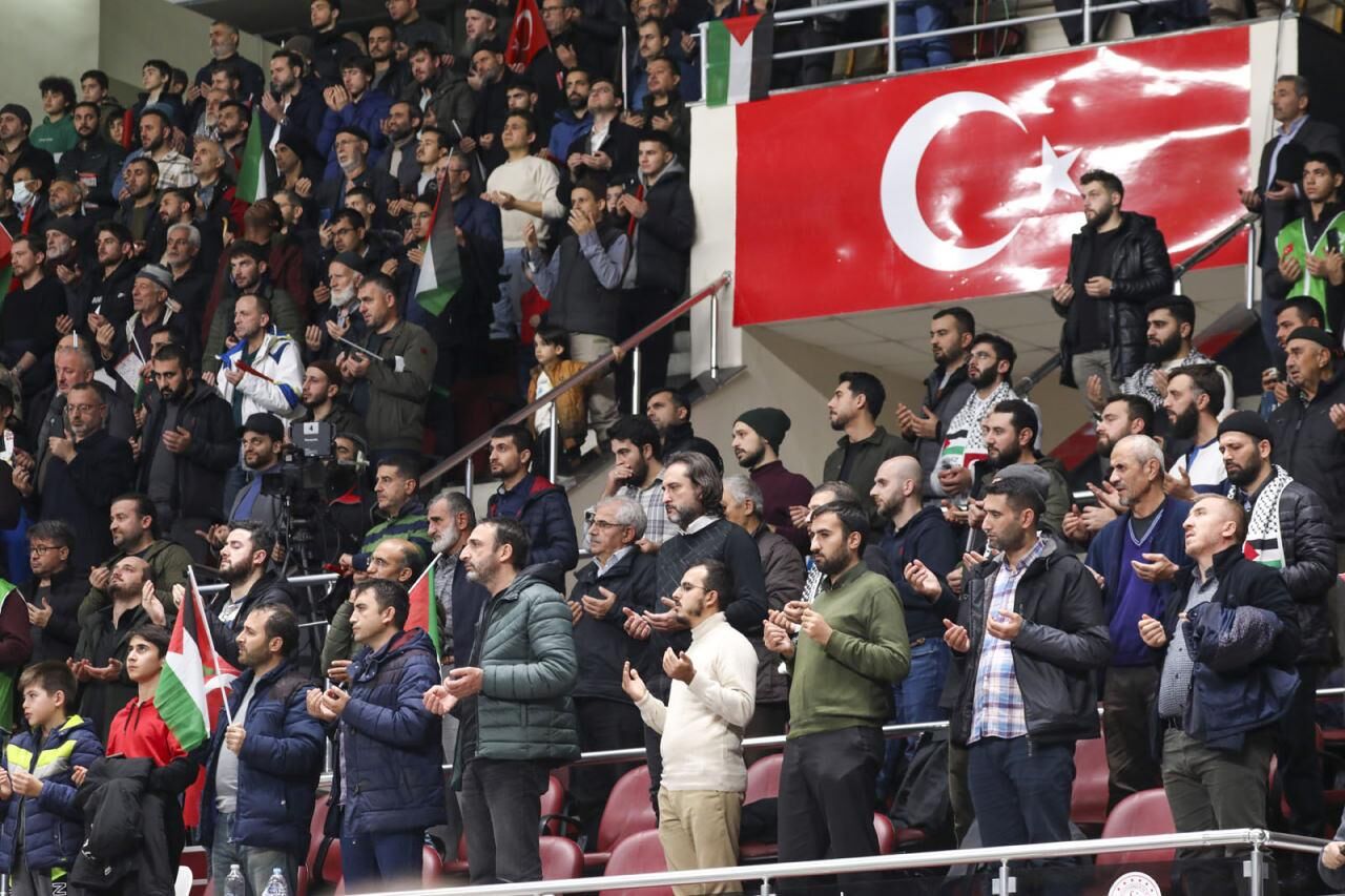 Binlerce kişi Diriliş Buluşmaları’nda Filistin için bir araya geldi