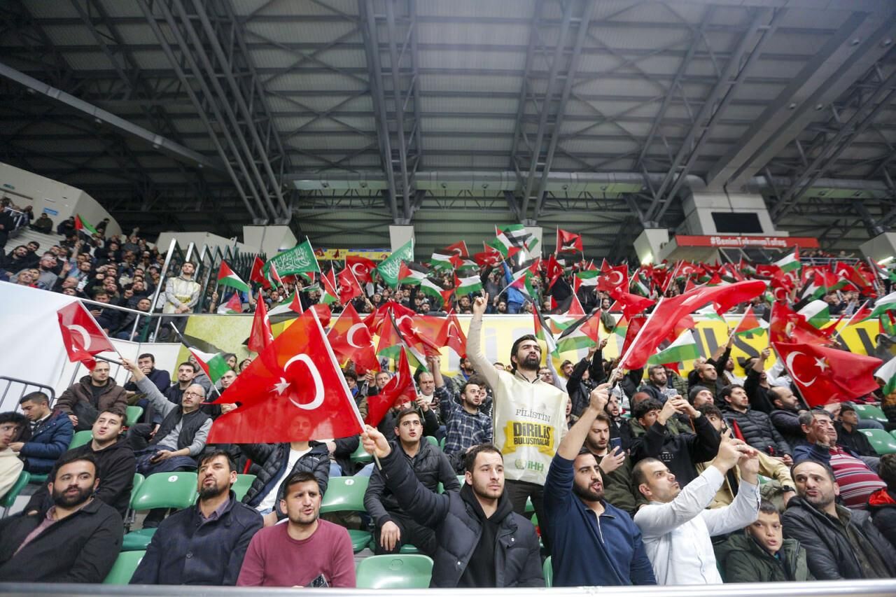 Binlerce kişi Diriliş Buluşmaları’nda Filistin için bir araya geldi