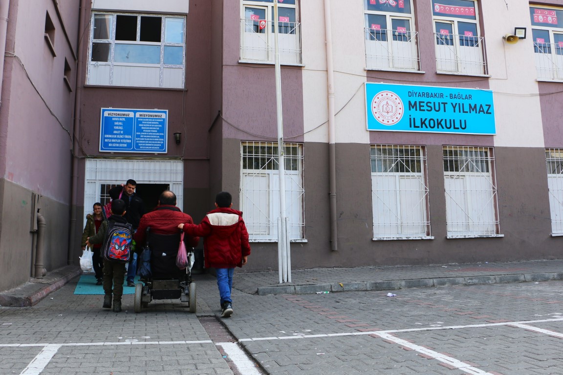 Herkes onu ’koca yürekli baba’ diye tanıdı: Gündeme gelen baba İHA’ya konuştu