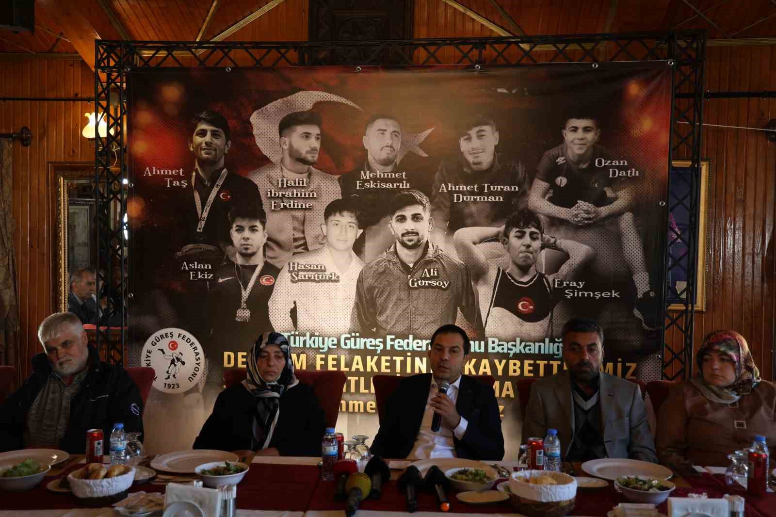 Deprem şehidi pehlivanların yakınlarına maddi destek