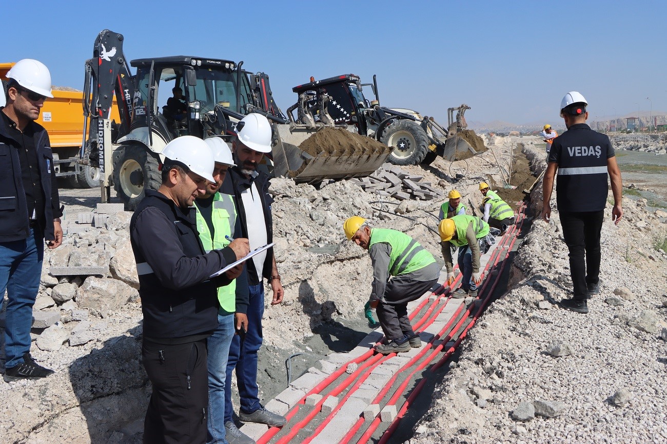 Sahil yolunda 50 milyon TL’lik ışıklandırma