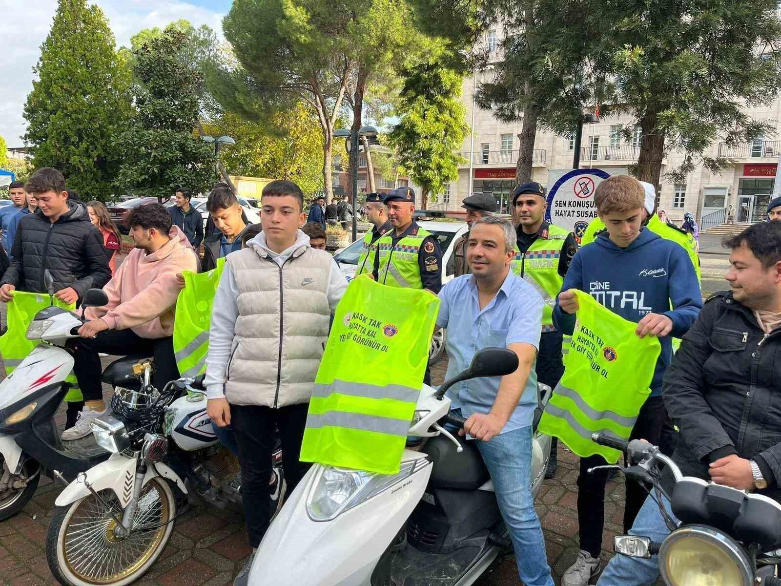 Çine’de lise öğrencileri trafik konusunda bilgilendirildi