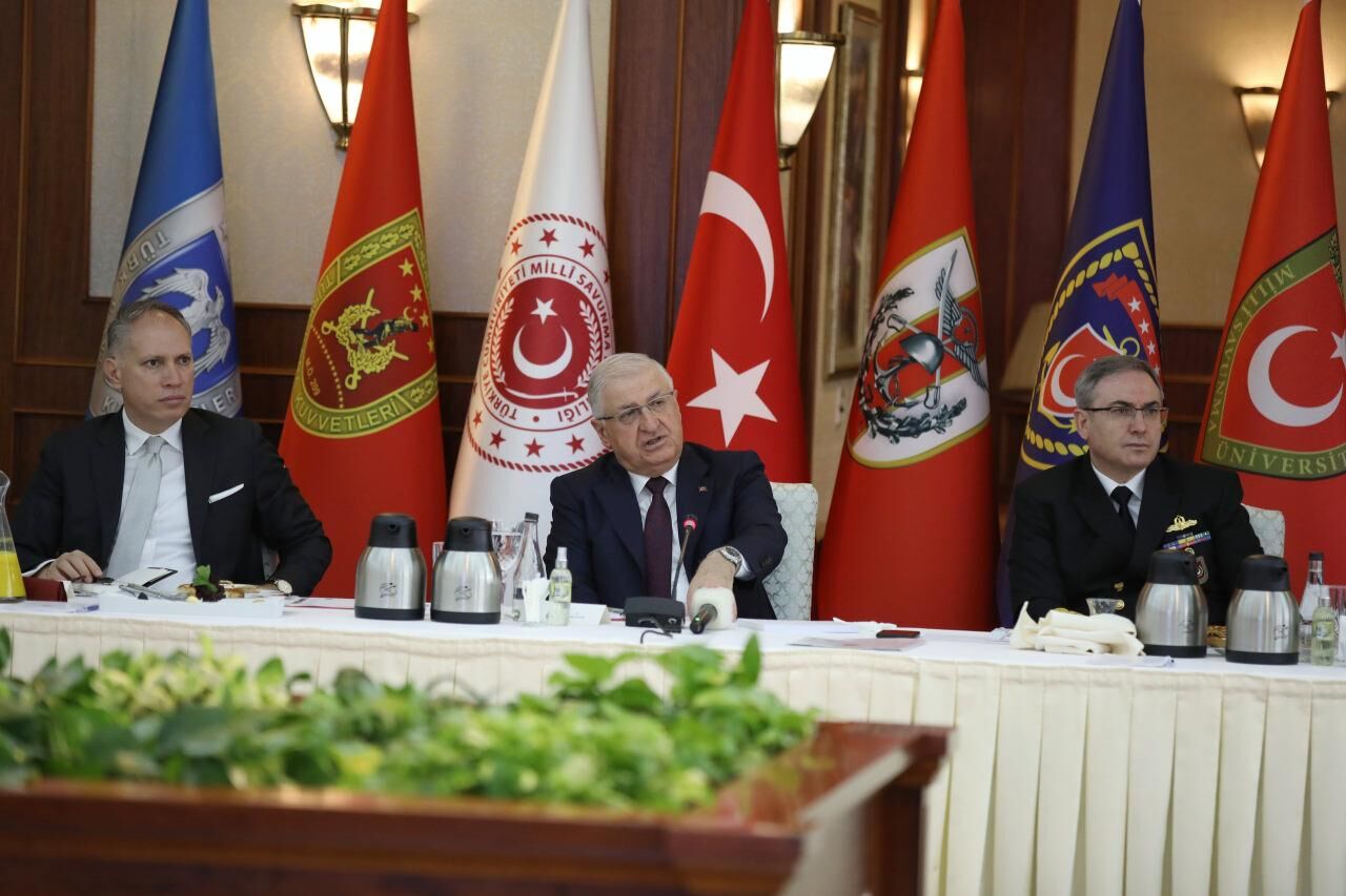 İstanbul'da 3 ülkeden Karadeniz zirvesi... İmzalar atılıyor