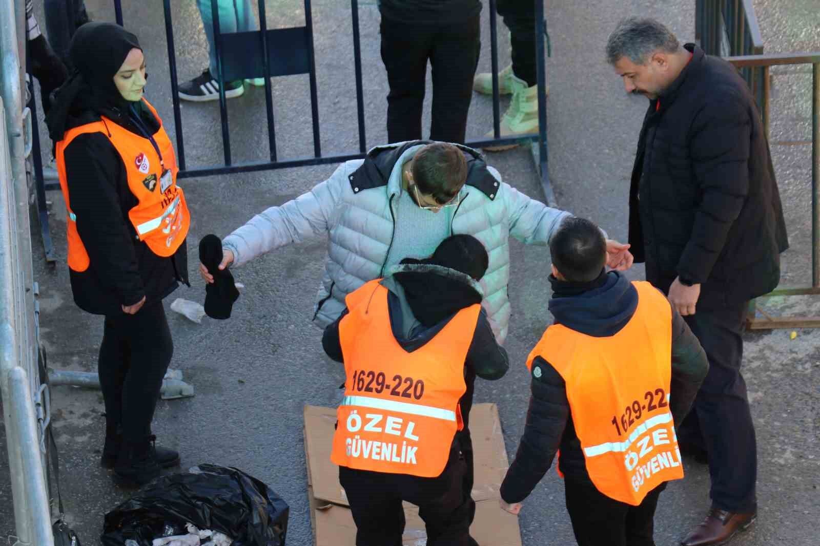 Vanspor - Bursaspor maçında yoğun güvenlik önlemi