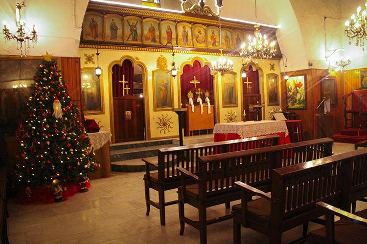 Hatay'da depremlerde az hasar alan kilise Noel için hazırlandı