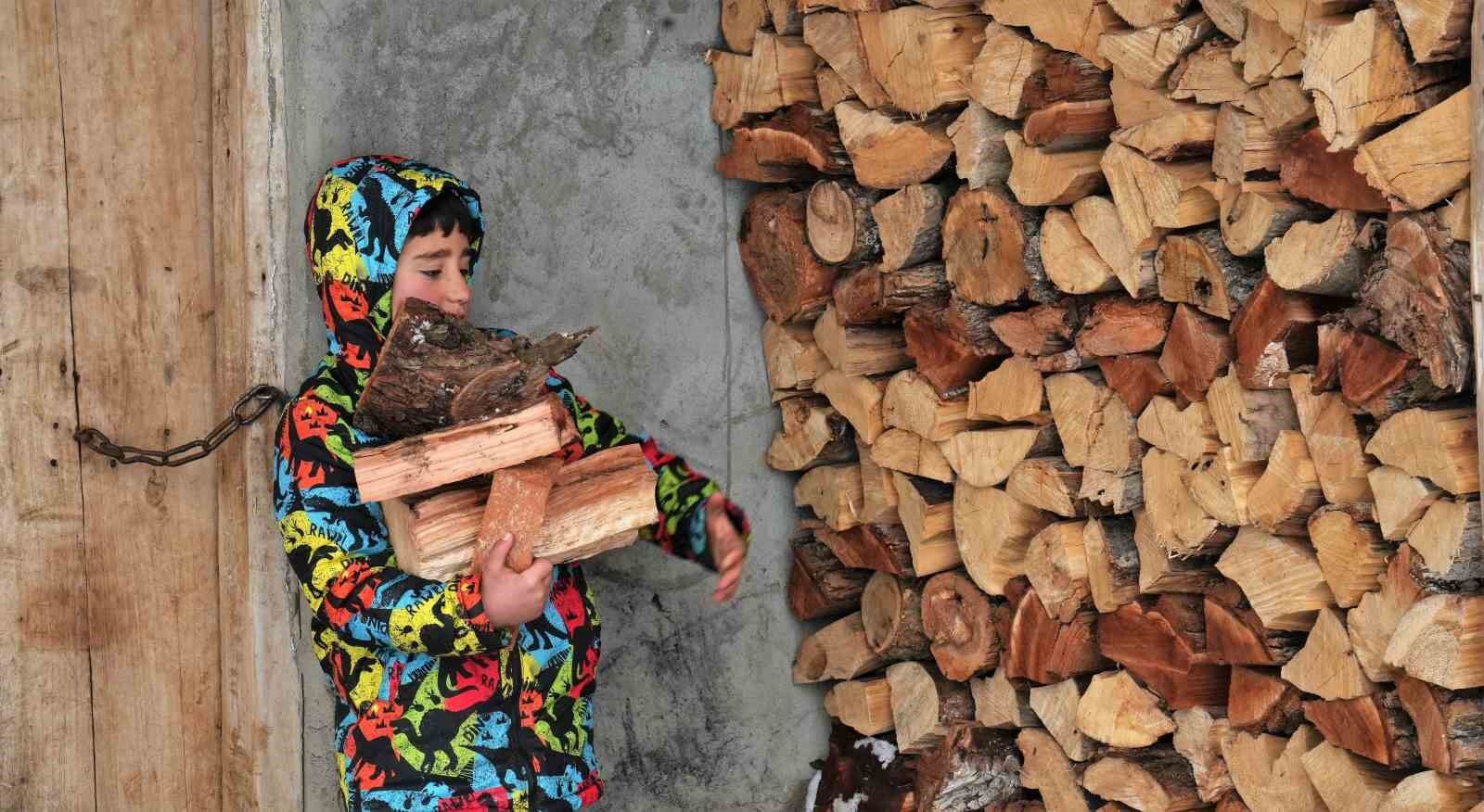 Muş’ta yüksek rakımlı köyler kara gömüldü