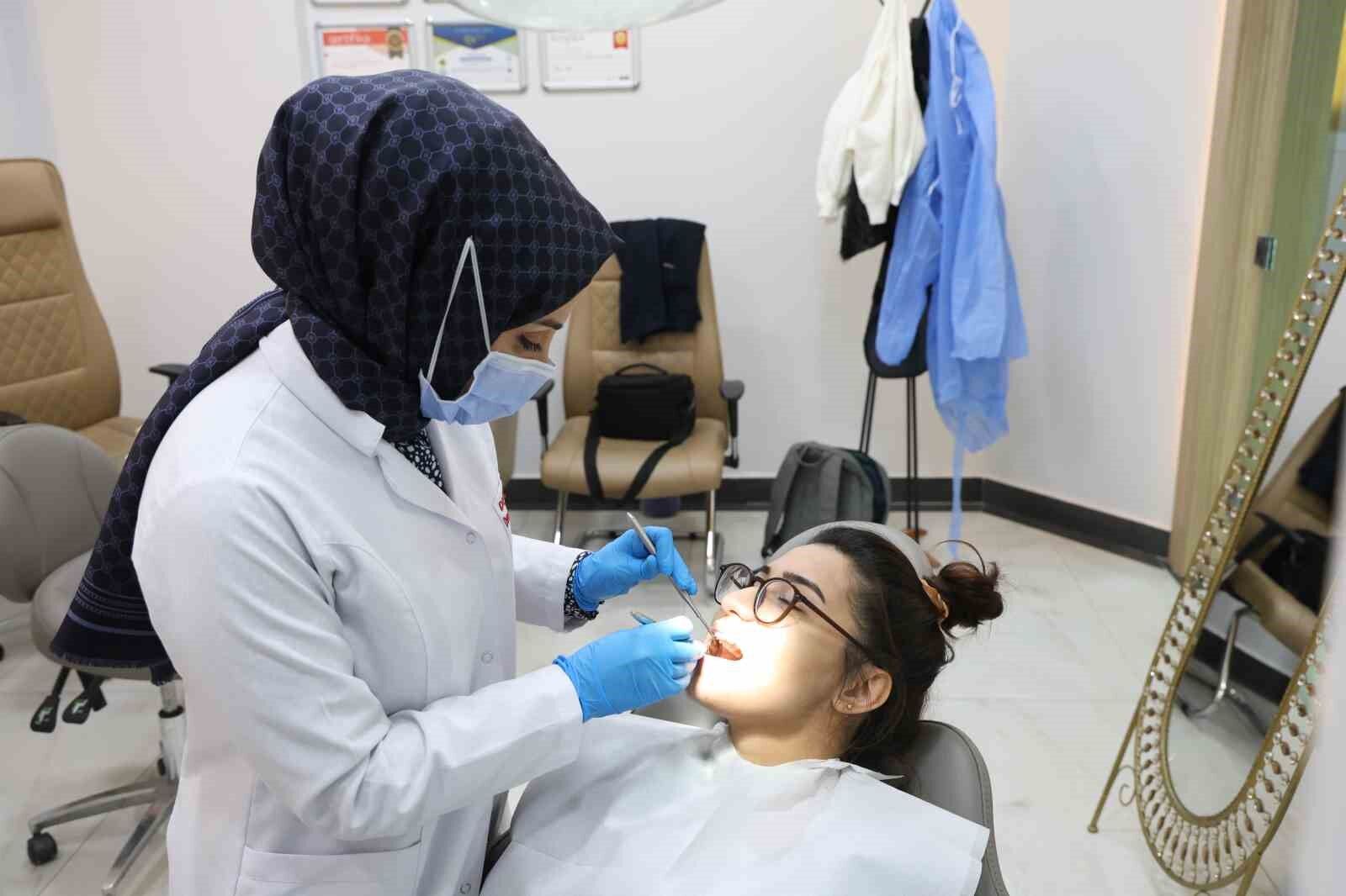 Diş hekimi Yüksel: ’’Diş gıcırdatmanın yüzde 90’ı strese bağlı olarak ortaya çıkıyor’’