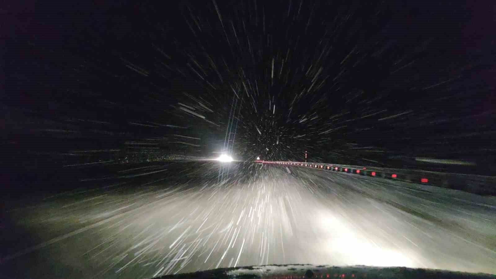 Bahçesaray’da kar kalınlığı 50 santimetreye ulaştı
