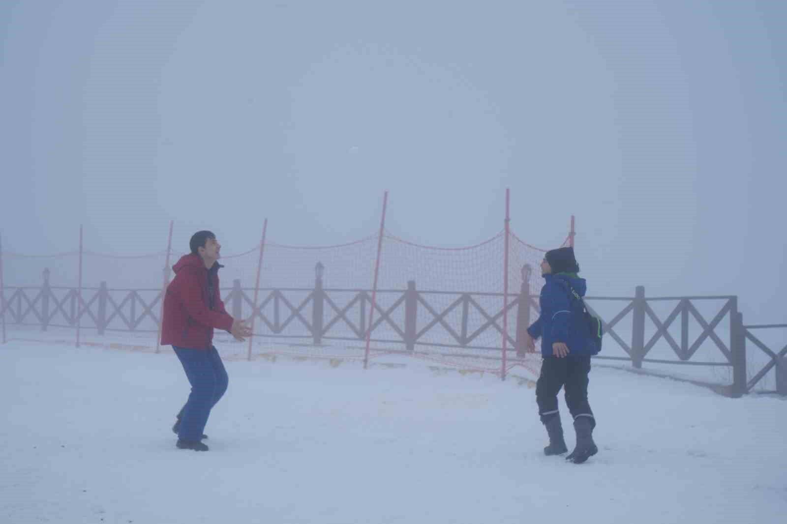 Kayak merkezinde sis görsel şölen oluşturdu