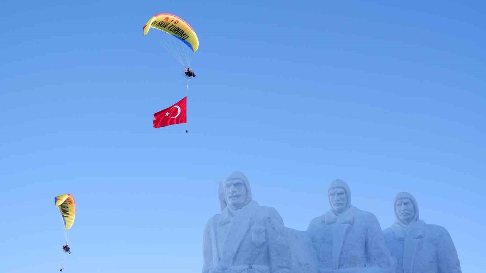 Sarıkamış’ta kardan heykellerinin açılışı yapıldı