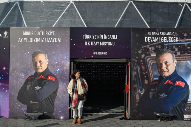 İlk Türk Astronot Alper Gezeravcı, uzaya fırlatıldı