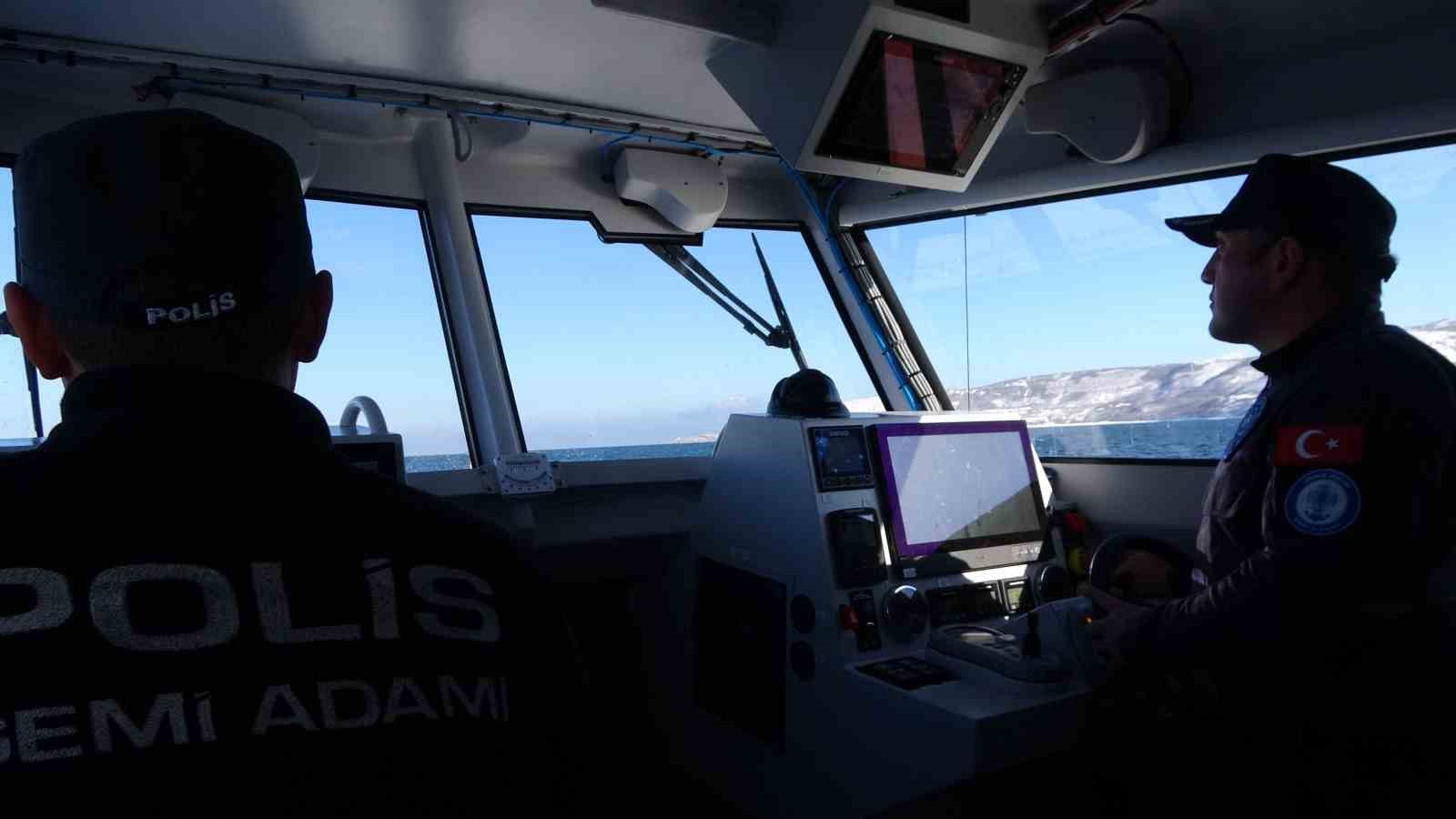 Denizden bin 646 metre yükseklikteki Van Gölü’nde asayiş berkemal