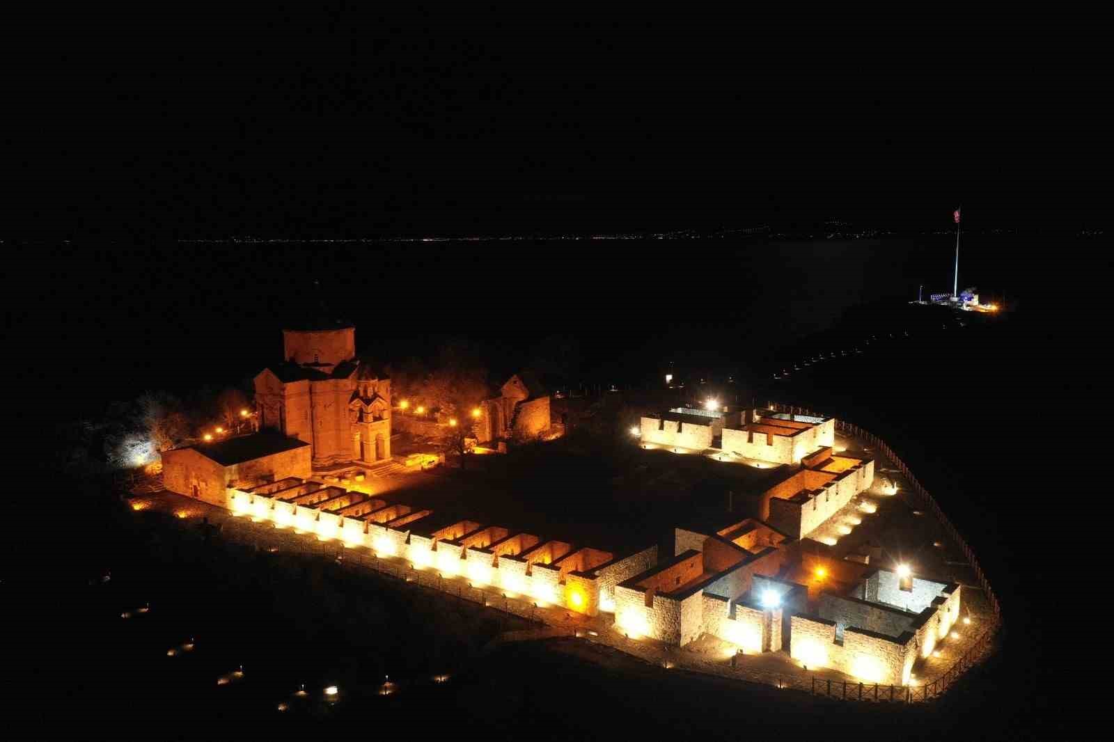 Van’ı geçen yıl 700 bin yerli ve yabancı turist ziyaret etti