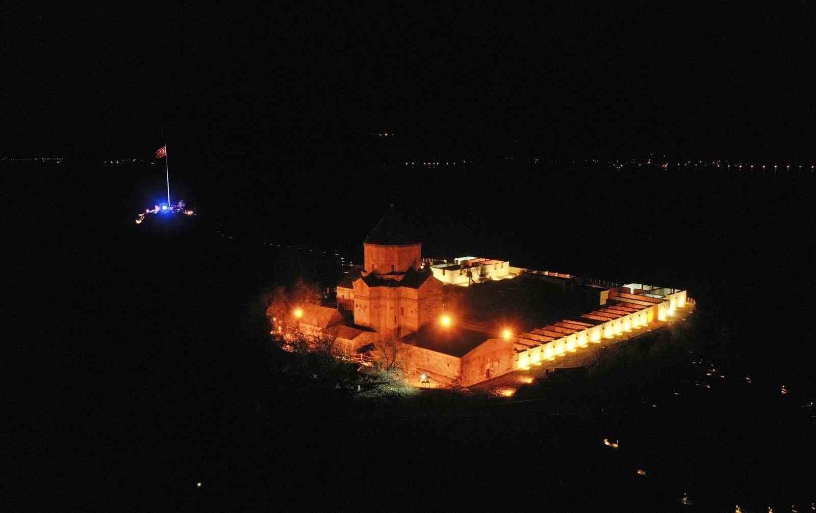 Van’ı geçen yıl 700 bin yerli ve yabancı turist ziyaret etti