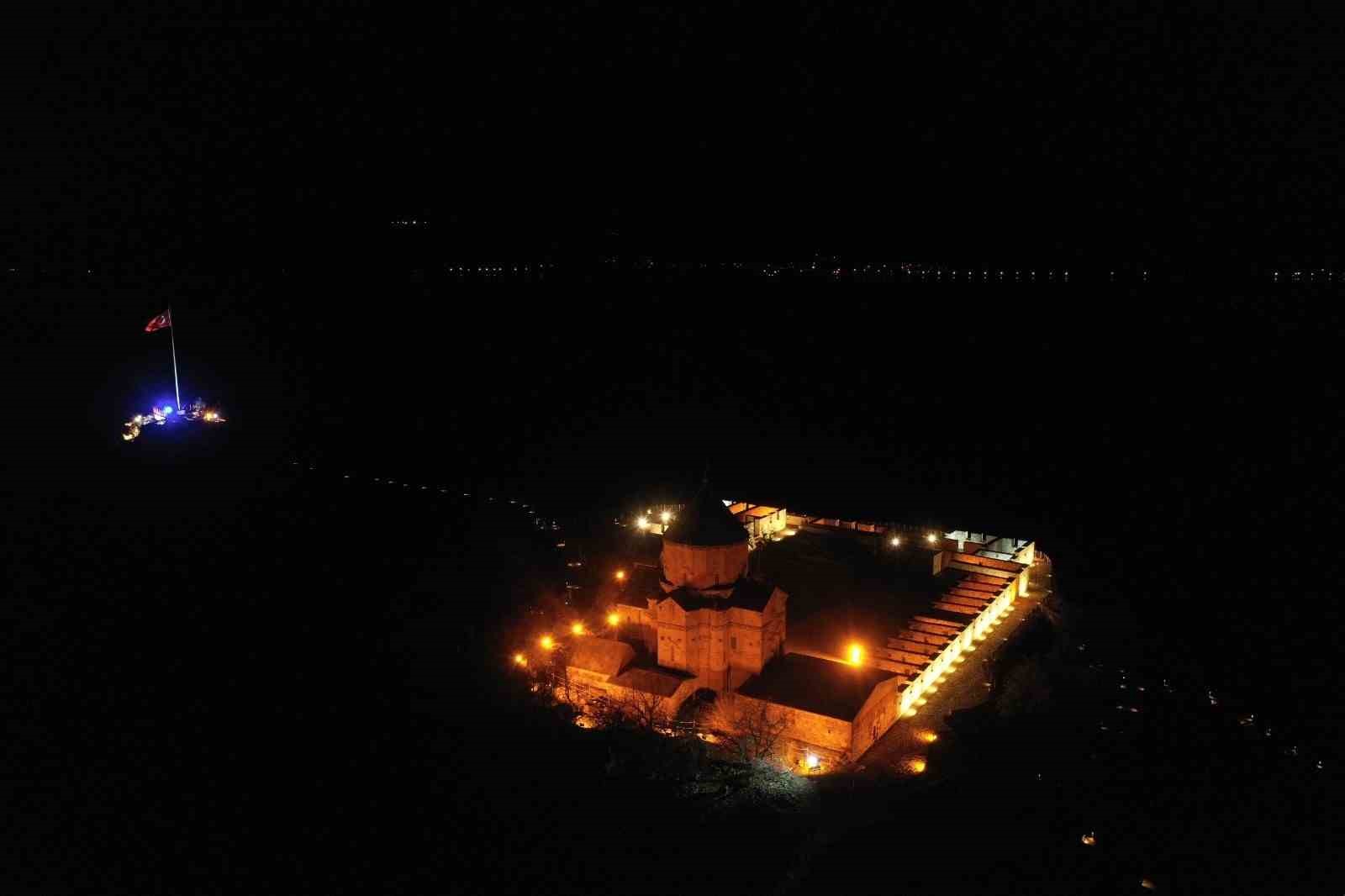 Van’ı geçen yıl 700 bin yerli ve yabancı turist ziyaret etti