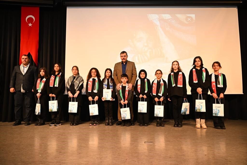 Mısralar Kudüs’ün sesi oldu