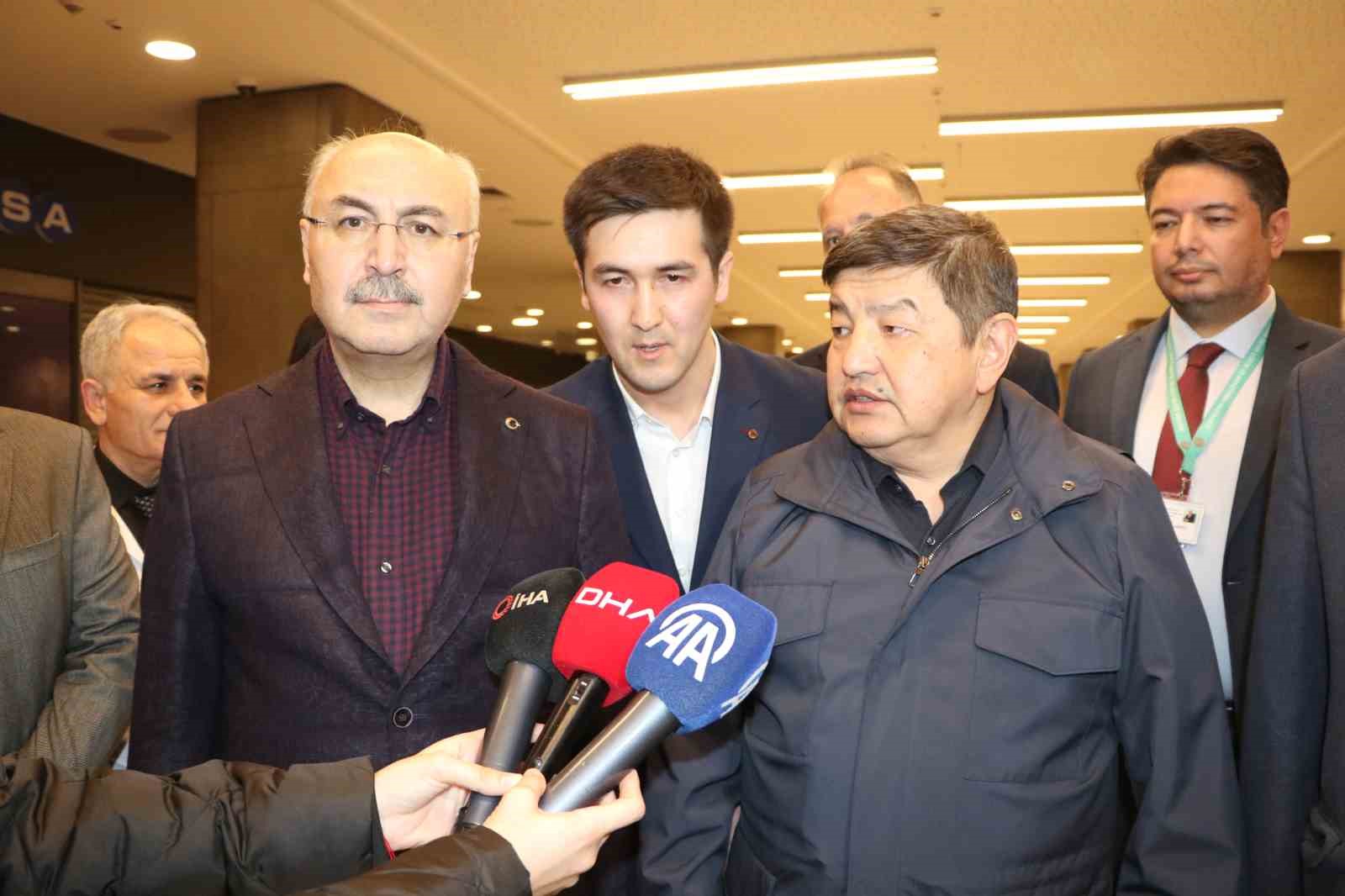 Kırgızistan Bakanlar Kurulu Başkanı Caparov’dan Türkiye hastanelerine övgü