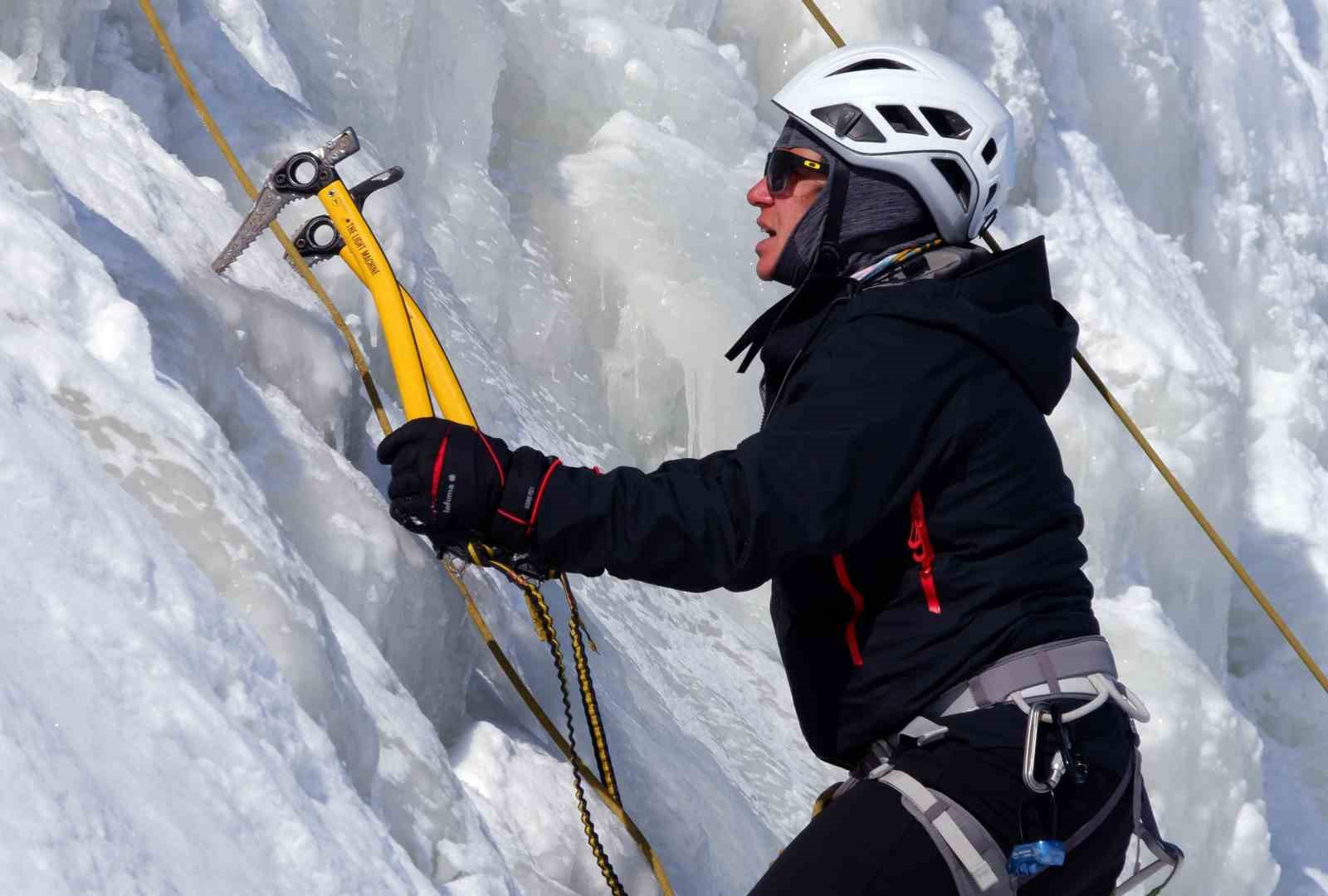 Palandöken’de buz tırmanışı nefesleri kesiyor