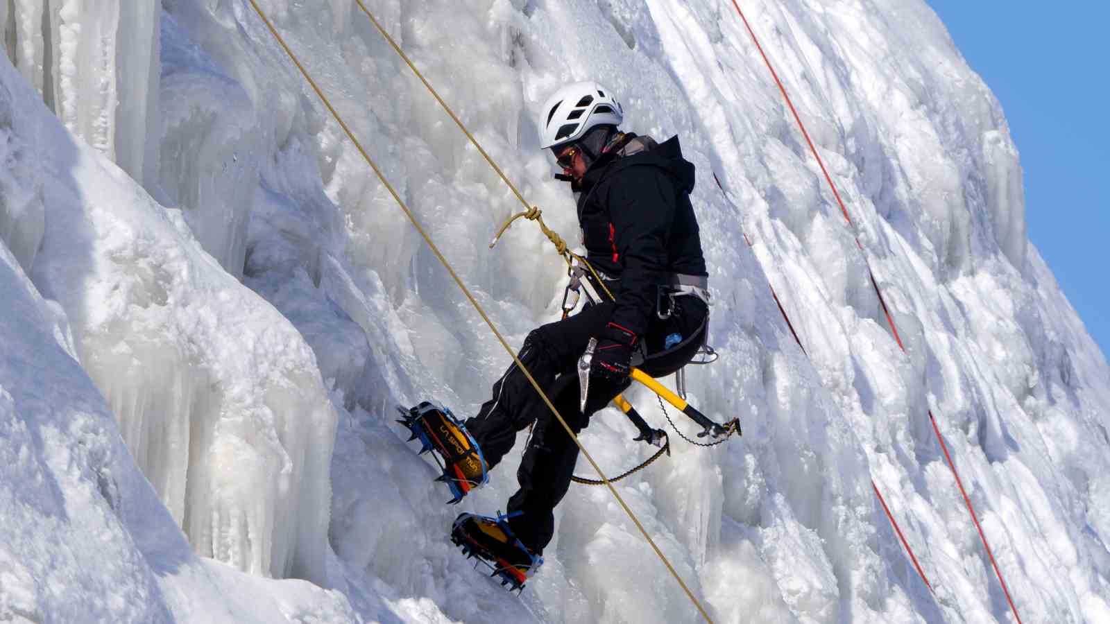 Palandöken’de buz tırmanışı nefesleri kesiyor