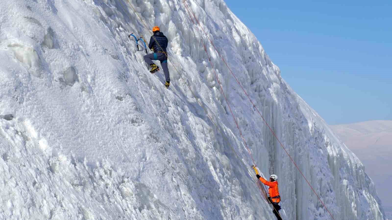 Palandöken’de buz tırmanışı nefesleri kesiyor