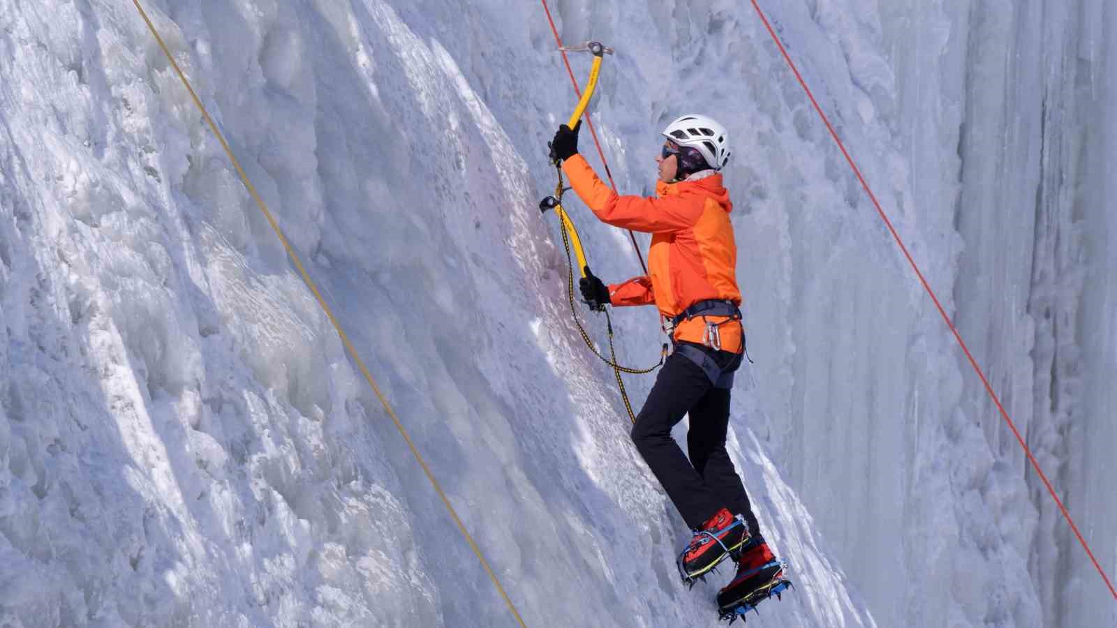 Palandöken’de buz tırmanışı nefesleri kesiyor