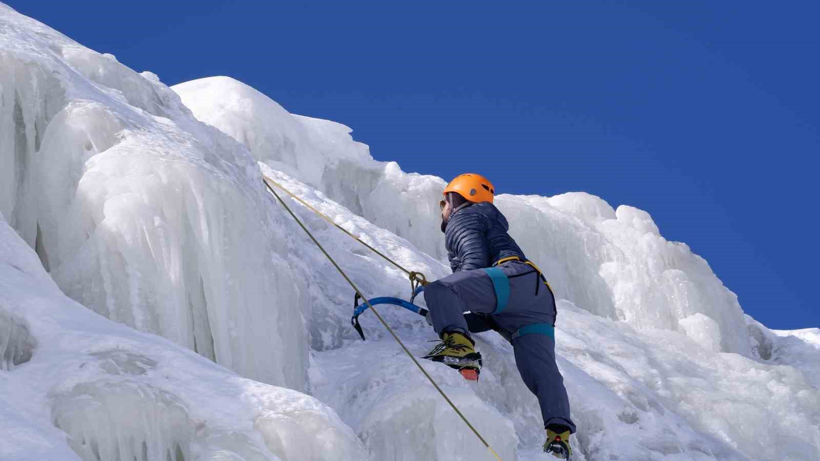 Palandöken’de buz tırmanışı nefesleri kesiyor