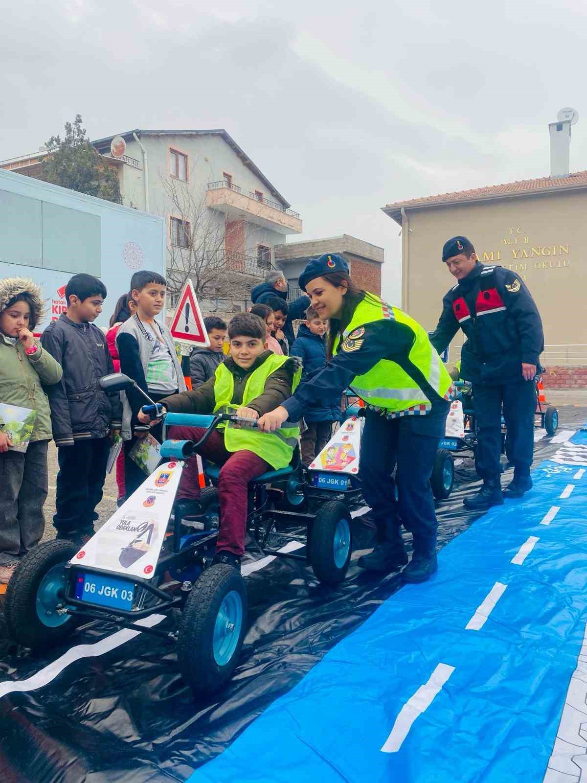 Kayseri’de 533 öğrenciye trafik güvenliği eğitimi verildi