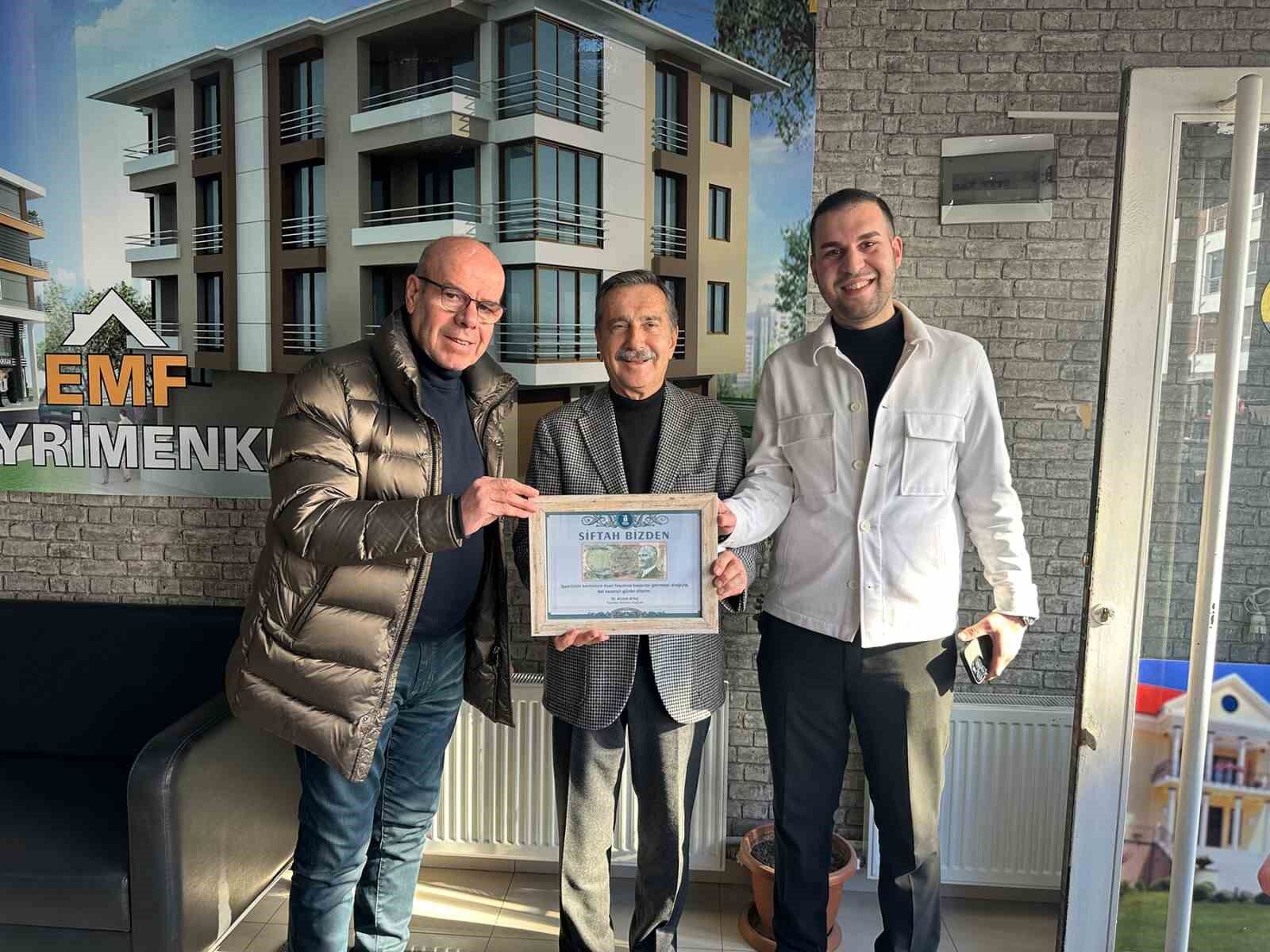 Başkan Ataç esnafı gezdi