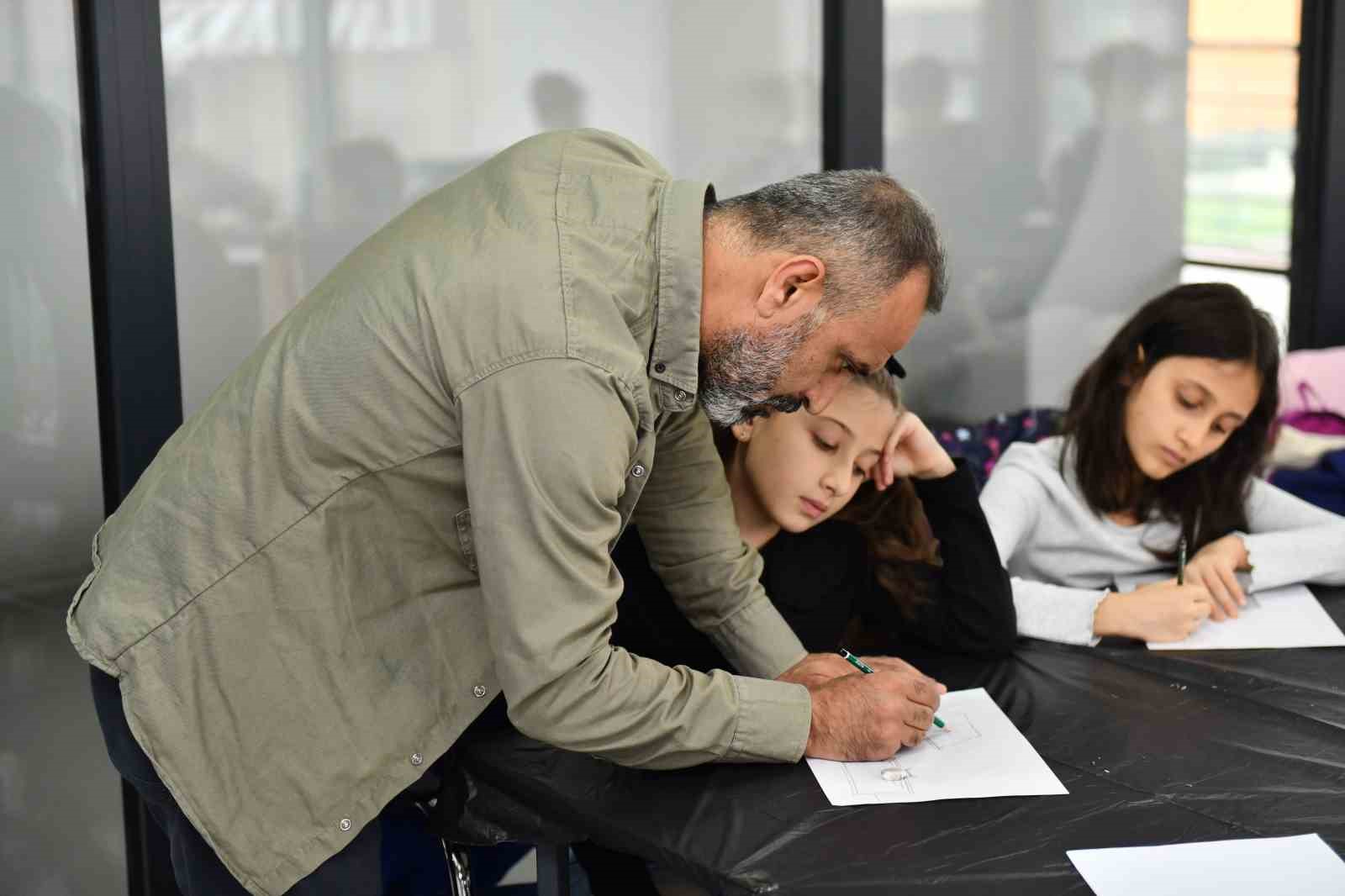 Çocuk Üniversitesi’nde minikler hem eğlendi hem öğrendi