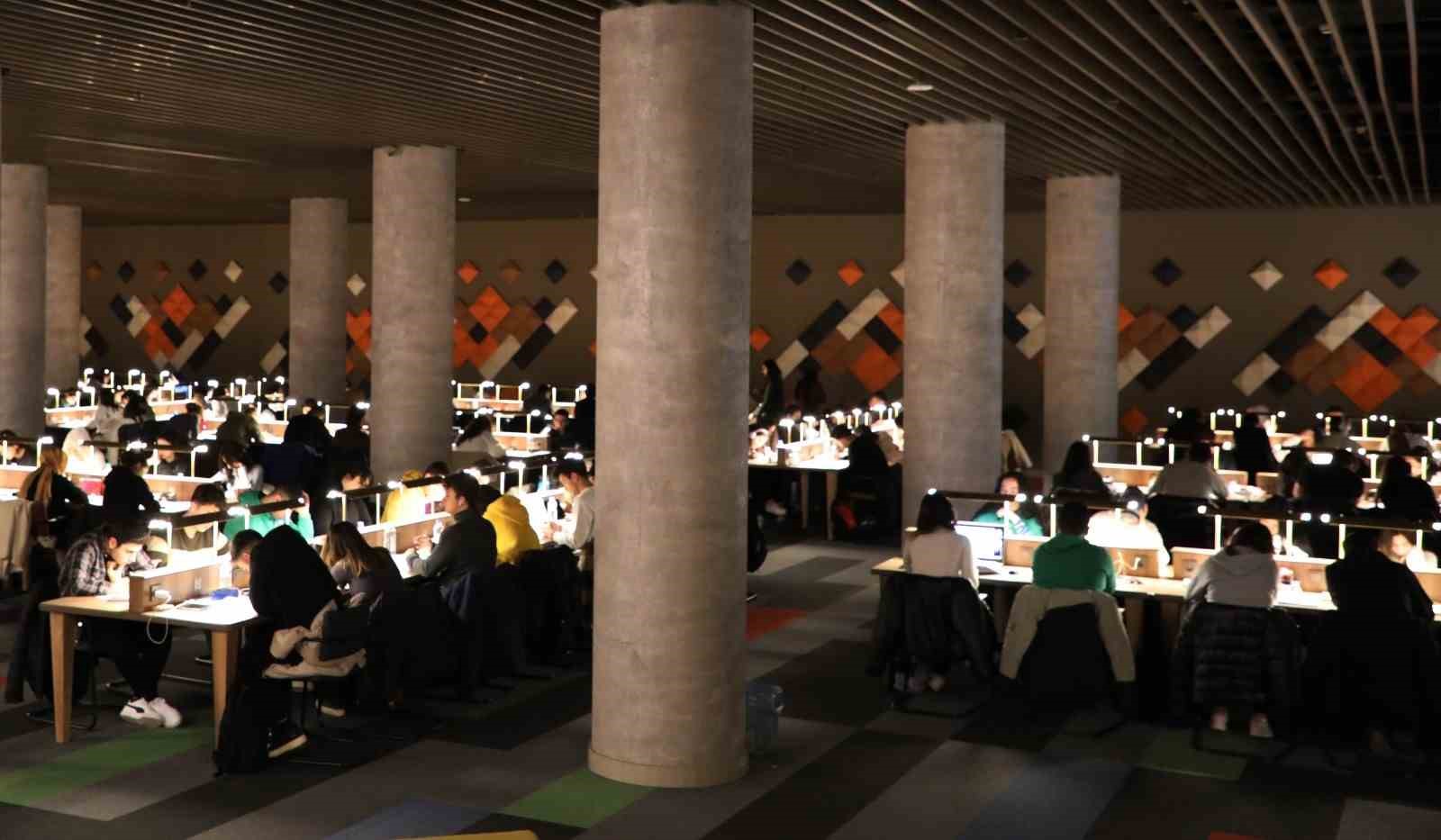 Depremzede öğrencilere her türlü kolaylık sağlanıyor