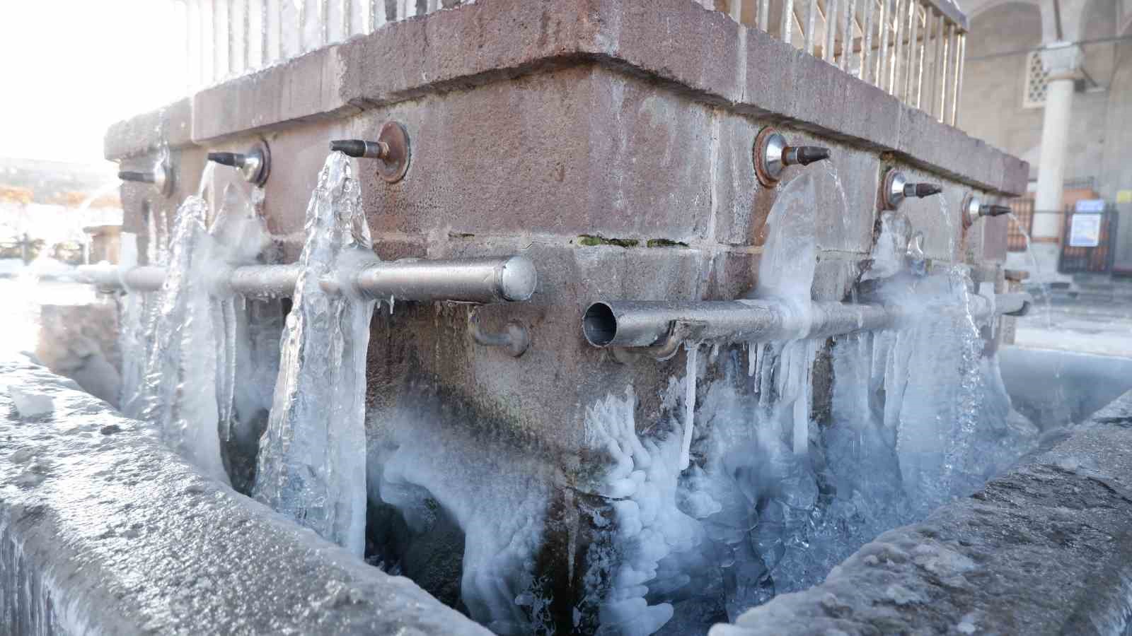 Erzurum’da kutupları aratmayan görüntüler