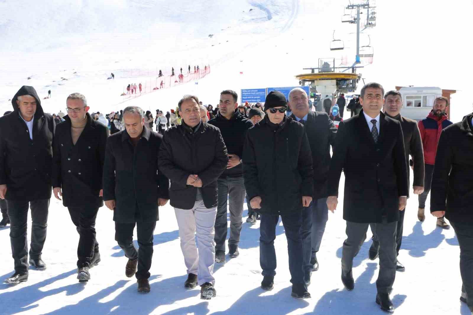 Bingöl Üniversitesi’nden 2’inci Hesarek Kar Festivali etkinliği