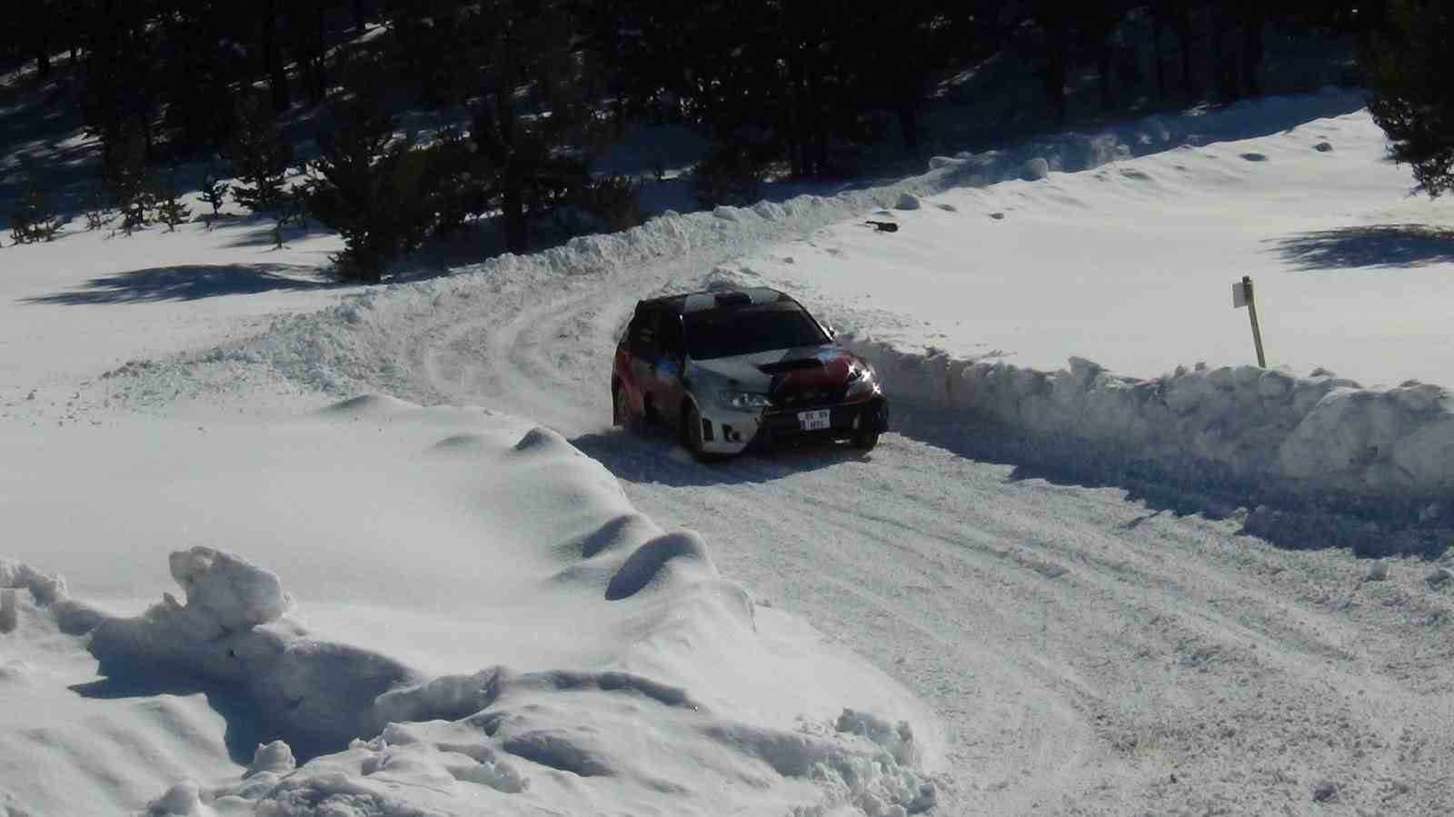 Kars’ta rallicilerin karla sınavı