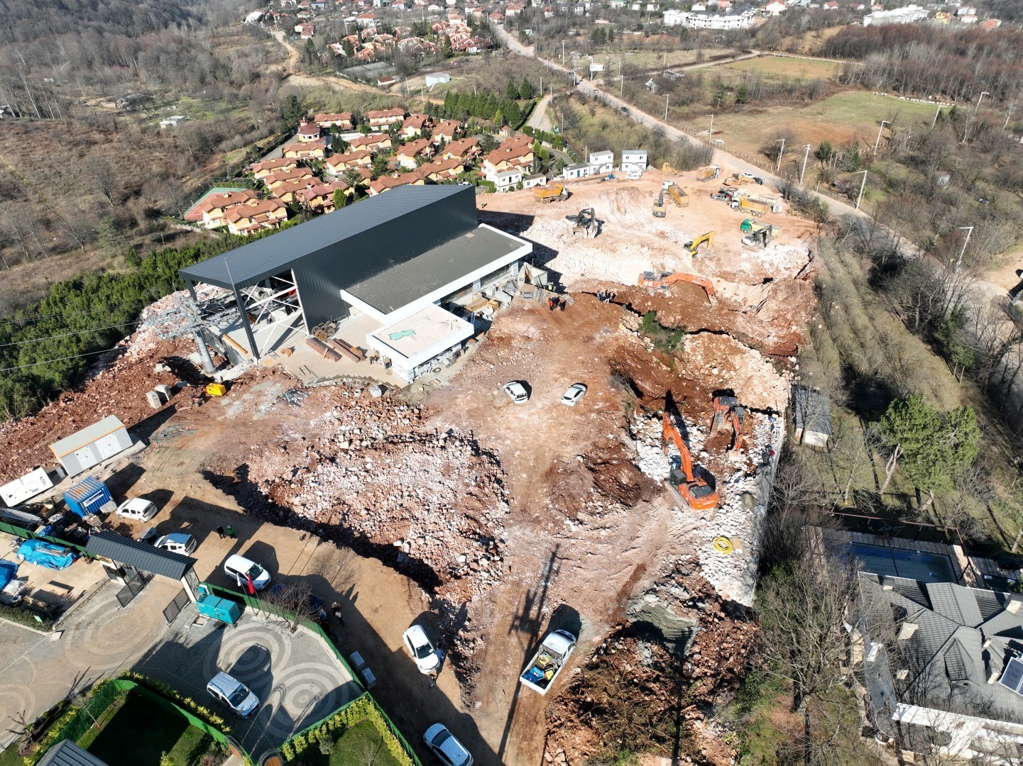 Teleferik için otopark alanları inşa ediliyor