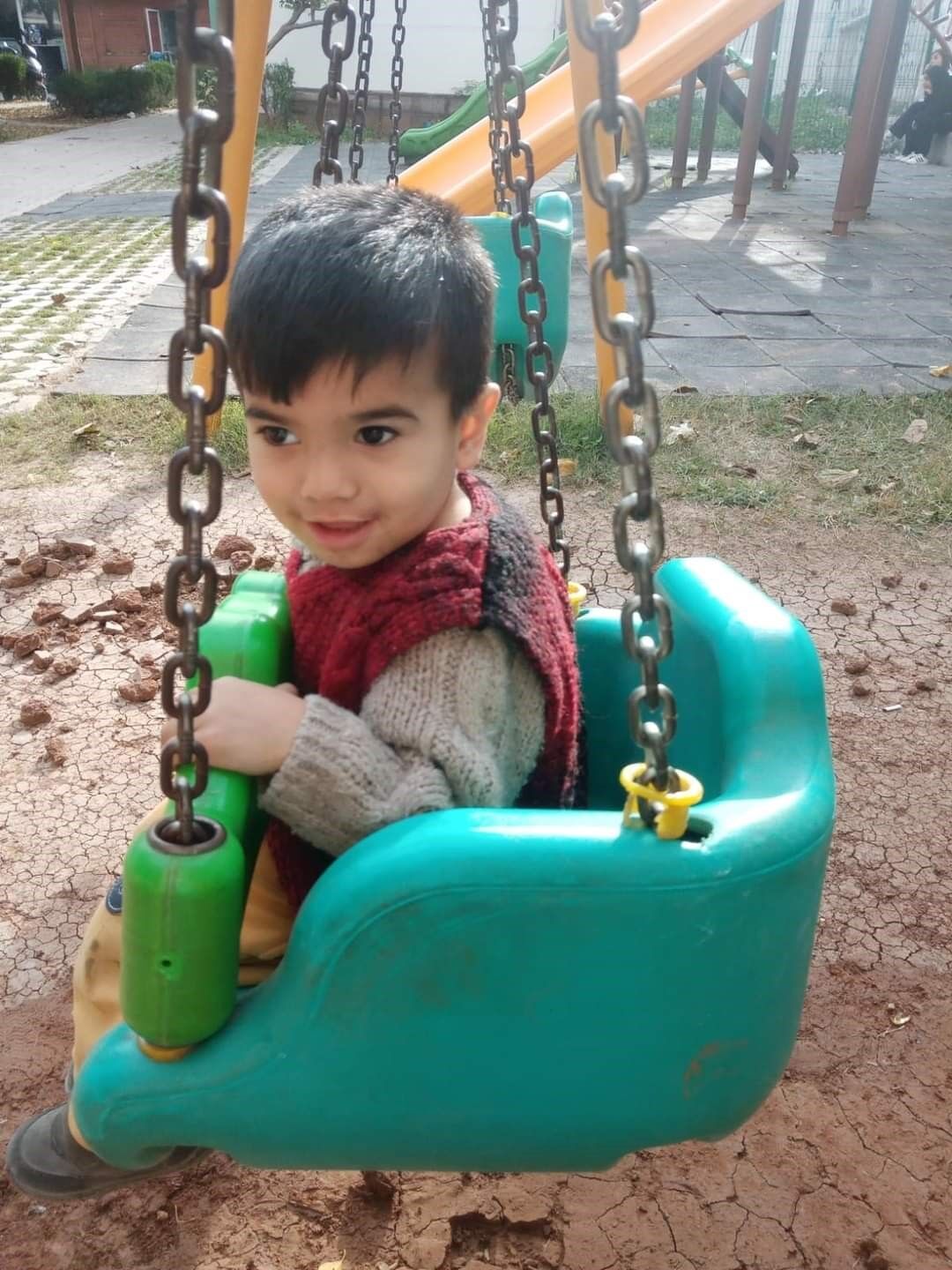 İskenderun’da katledilen anne ve iki çocuğu yan yana toprağa verildi