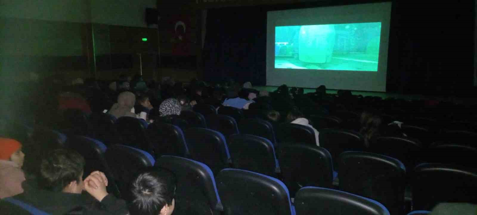 Sömestr tatilinde öğrencilerin sinema keyfi