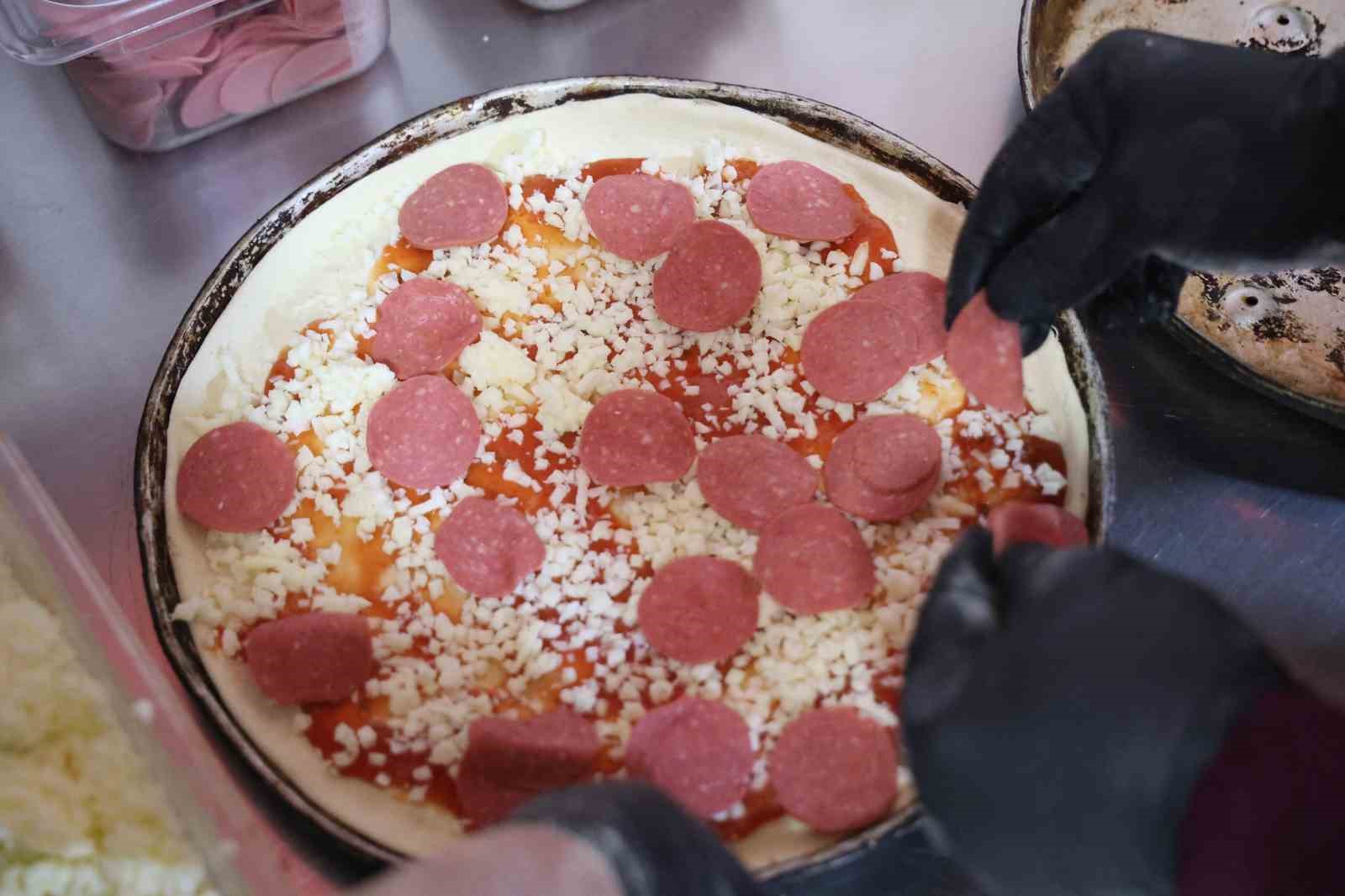 Down sendromlu çocuklar mutfağa girdi, hünerleri ile göz doldurdu