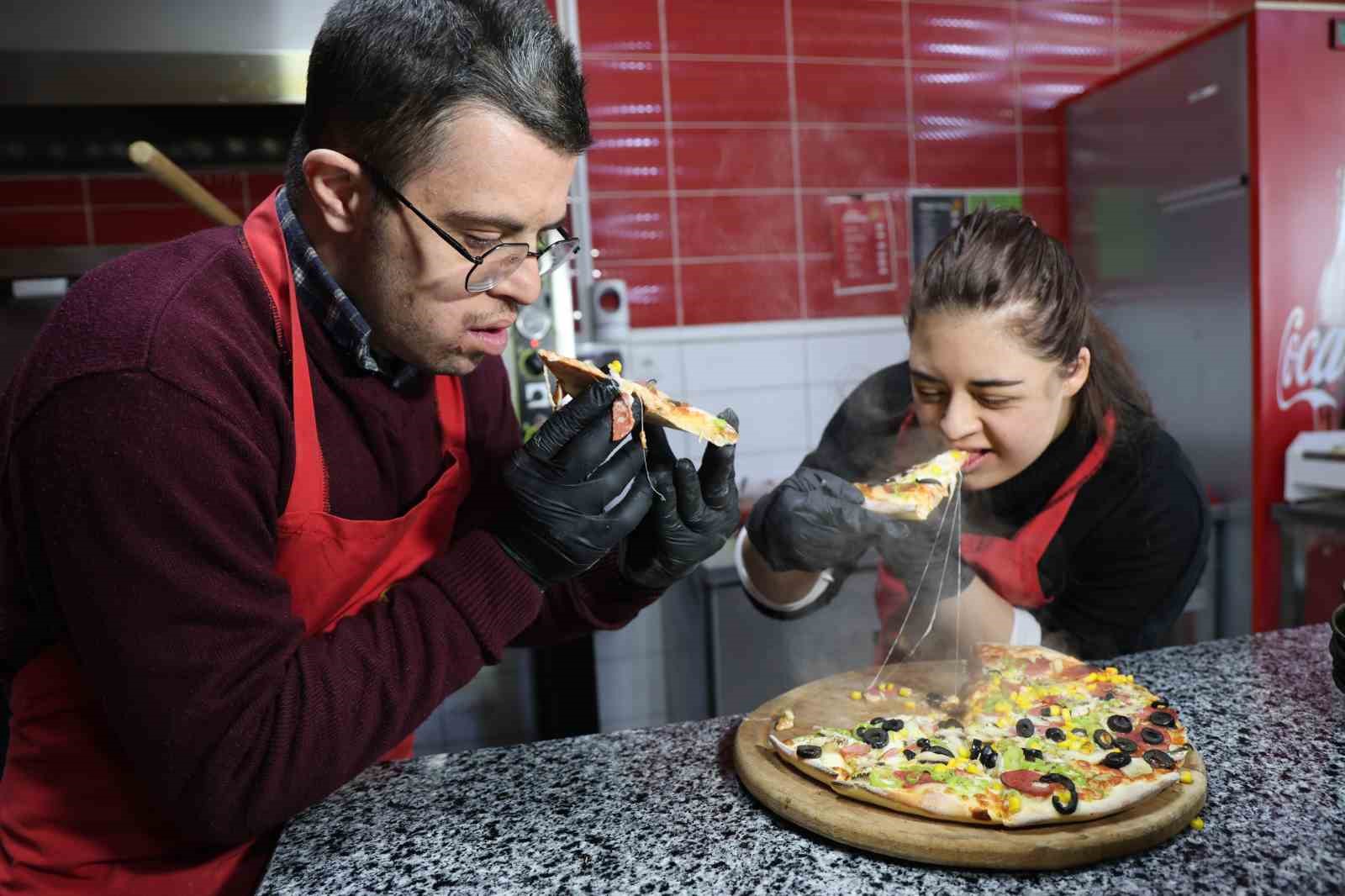 Down sendromlu çocuklar mutfağa girdi, hünerleri ile göz doldurdu