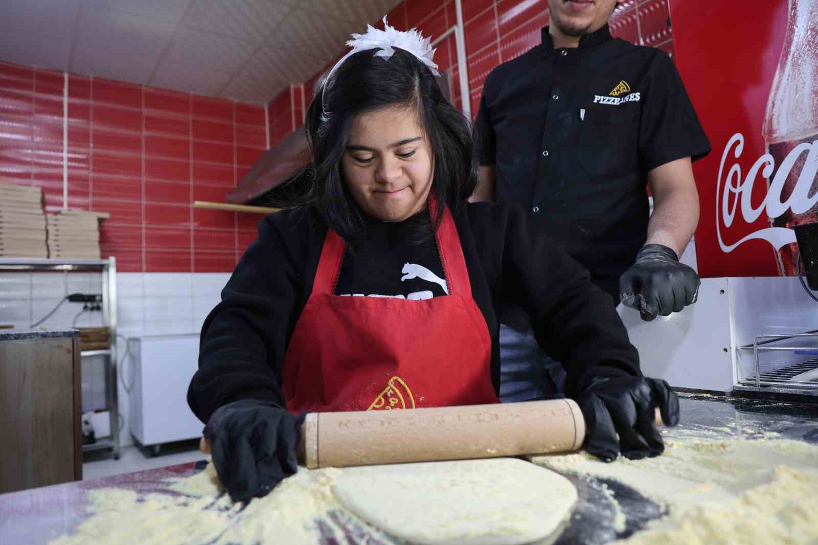Down sendromlu çocuklar mutfağa girdi, hünerleri ile göz doldurdu