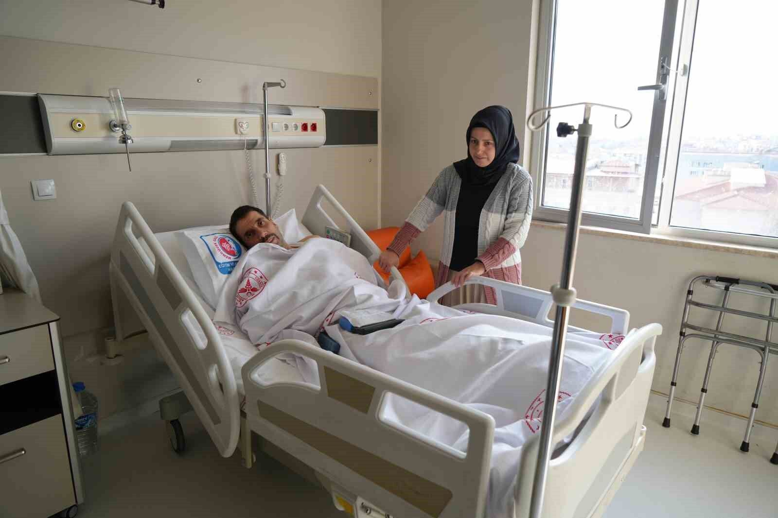 Çatıdan düşmesi 35 yıldır tutmayan kalçasının iyileşmesine vesile oldu