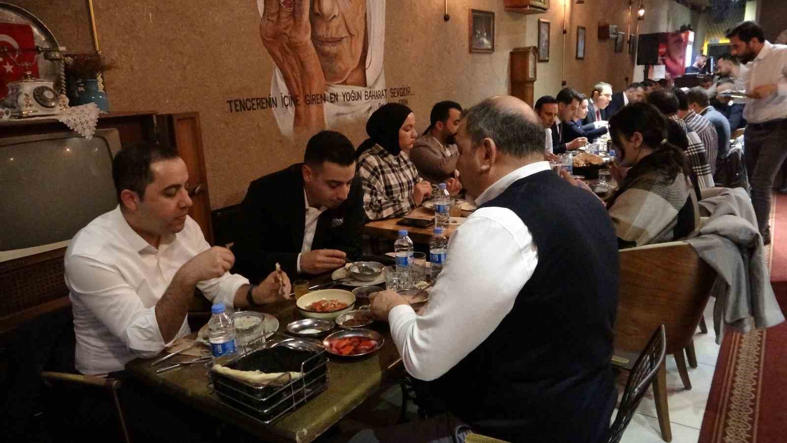 Van’da yöresel yemekler iftar sofralarını süslüyor