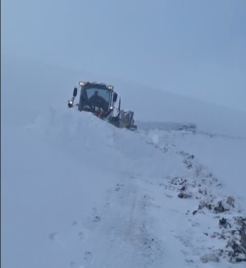Muş’ta 24 köy yolu ulaşıma kapandı