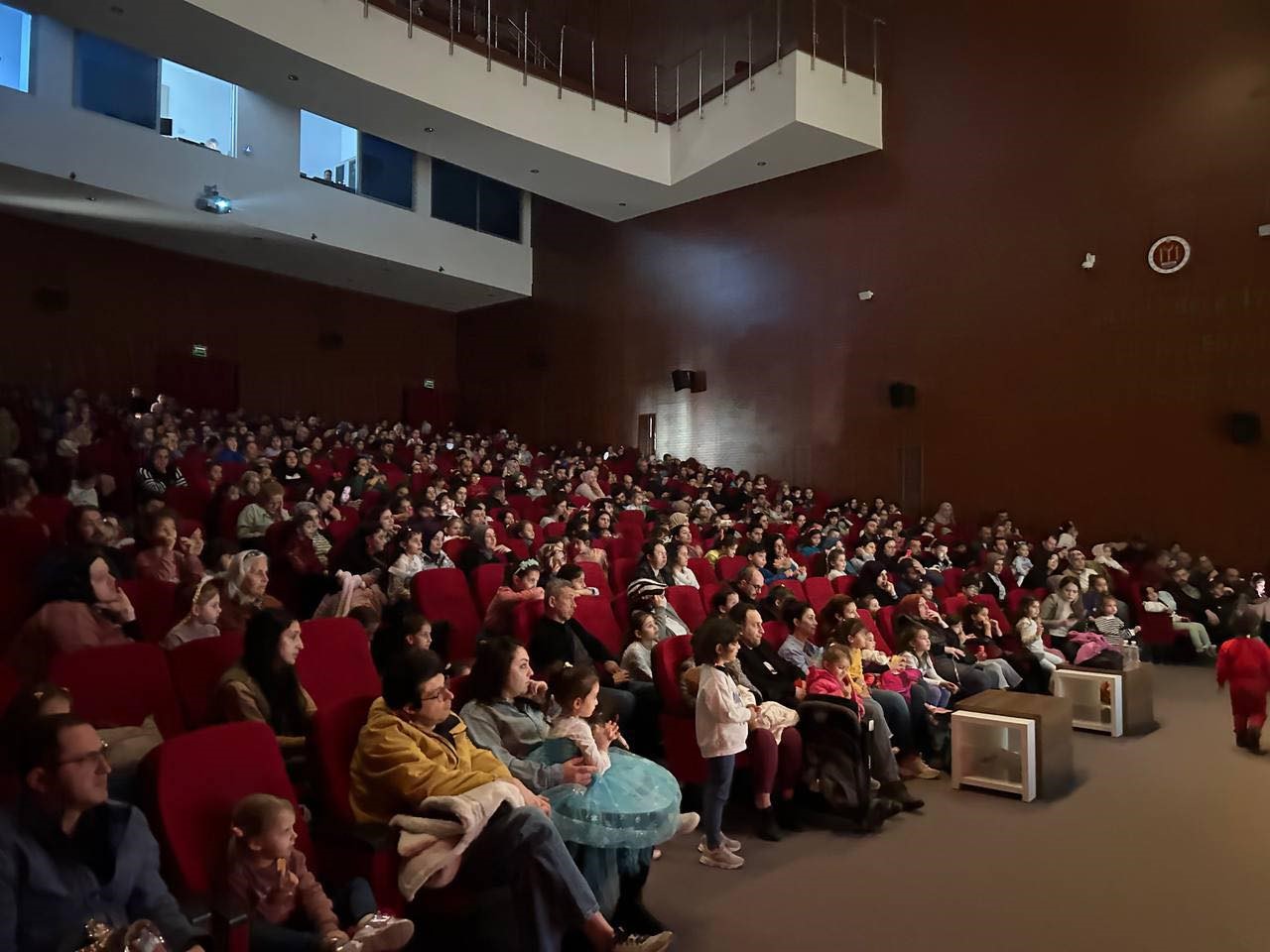 Çocuklar en sevdiği çizgi film karakterleriyle buluşuyor