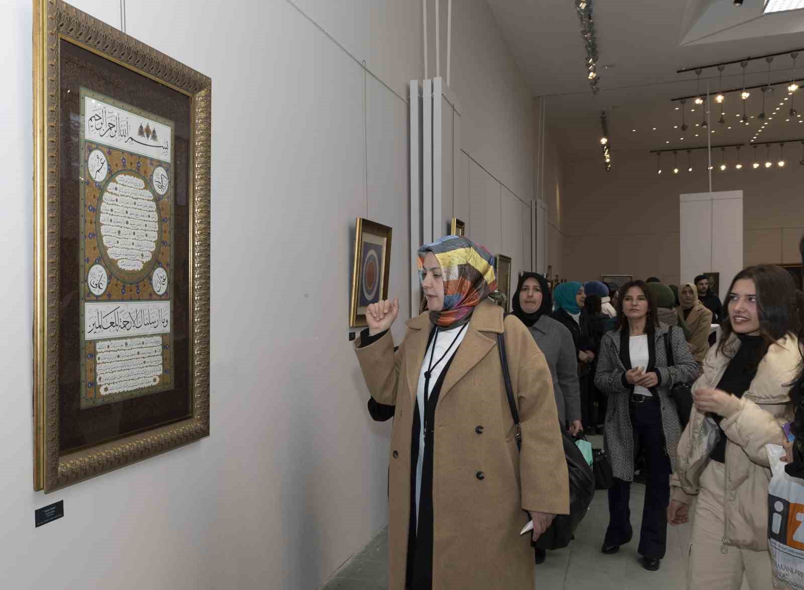 Hat ve tezhip sanatı, sanatseverlerle buluştu