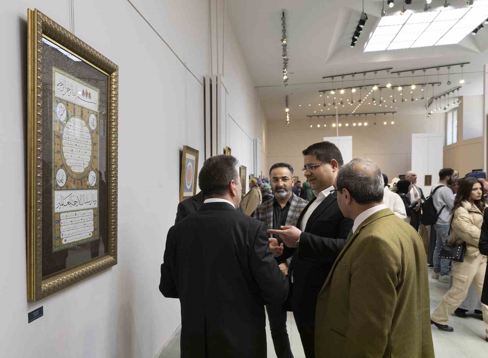 Hat ve tezhip sanatı, sanatseverlerle buluştu