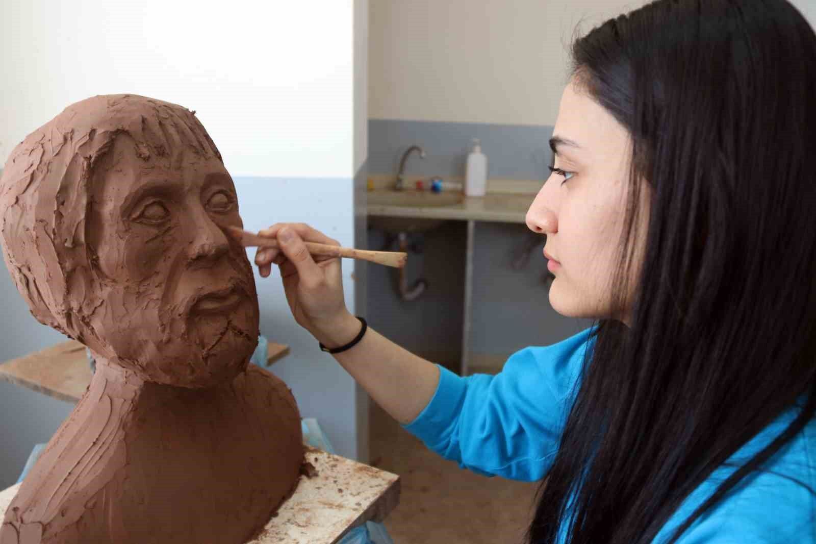 Bitlis’te geleceğin heykeltıraşları yetişiyor